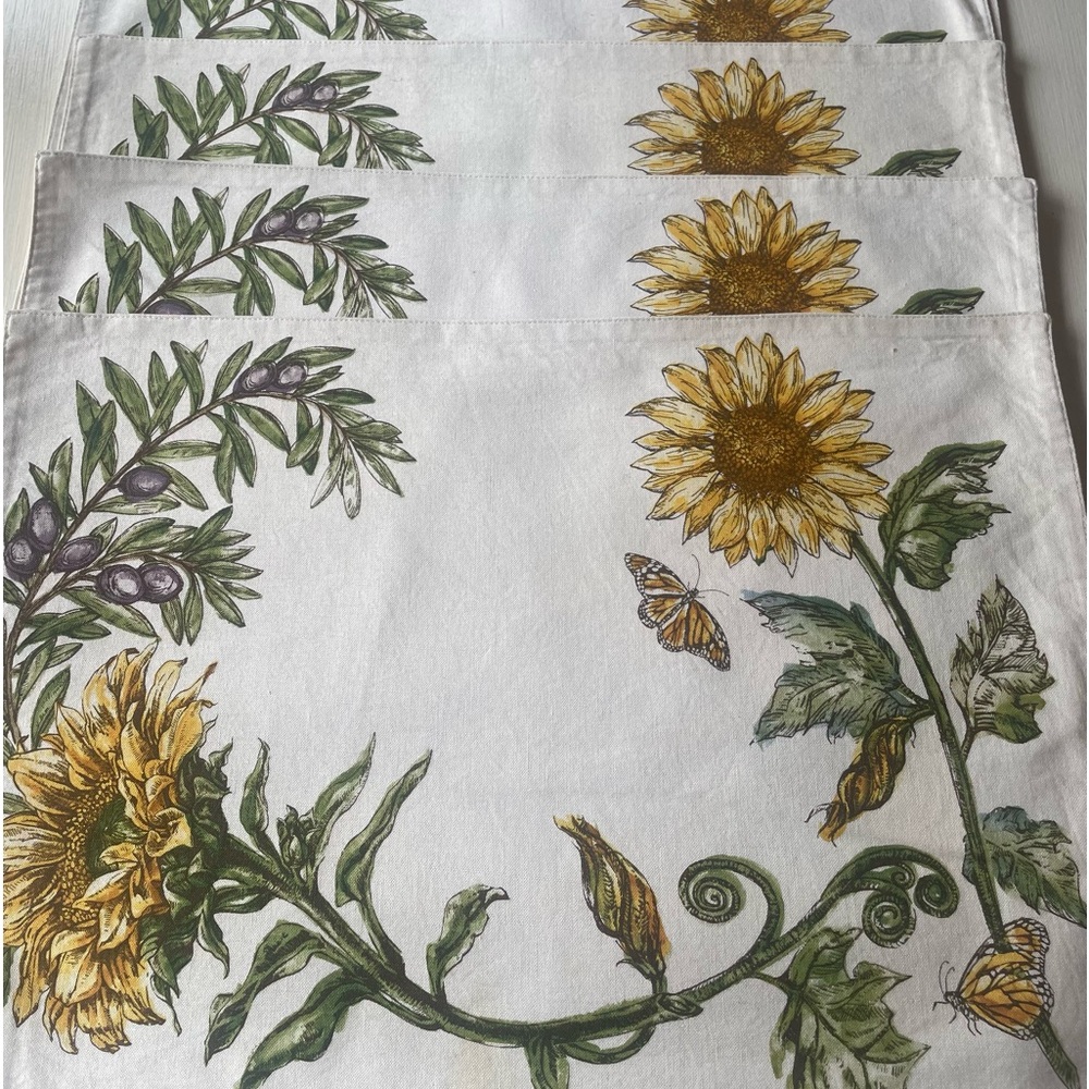 Pottery barn placemats and napkins